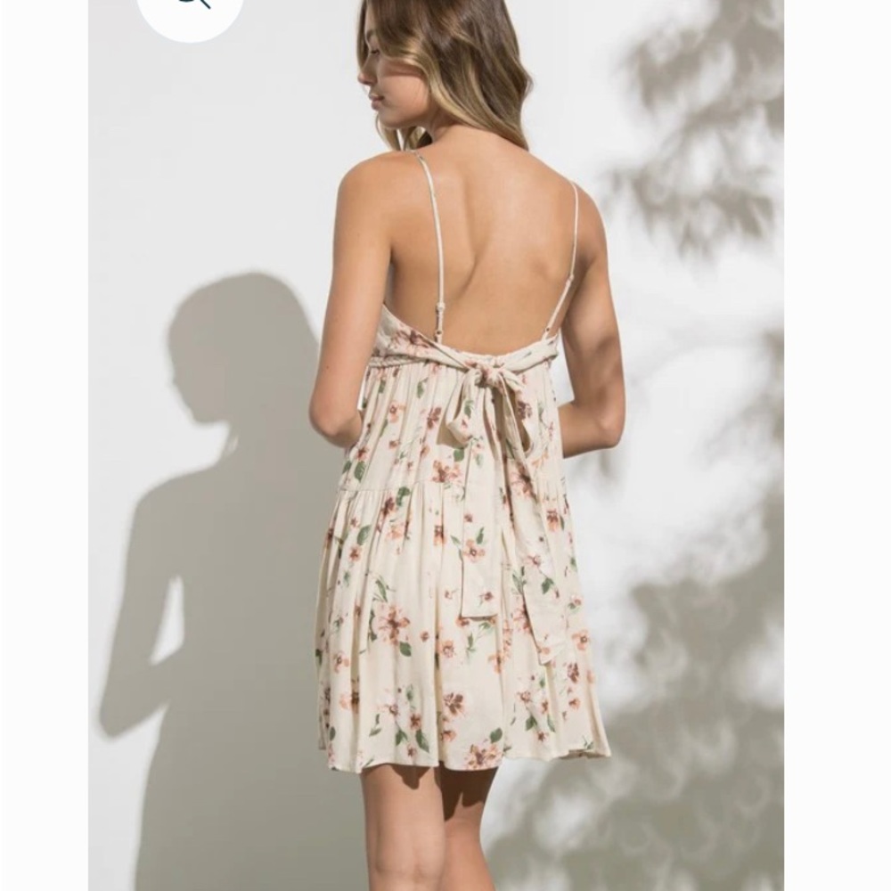 NWT Beige Floral Vneck Mini Babydoll Dress Size small - Picture 3 of 11